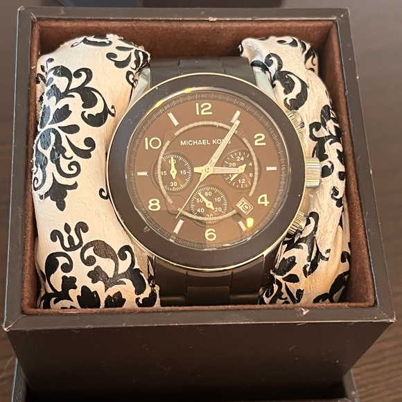 watch - Picture 4 of 7